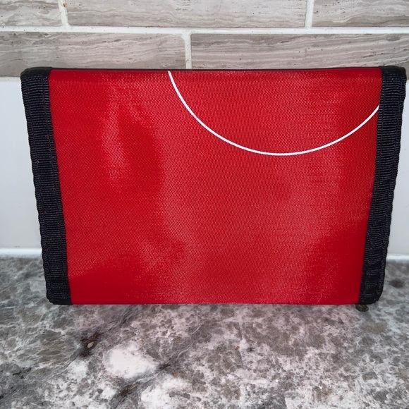 NEW Vintage 1993 NHL Detroit Red Wings Trifold Wallet Never USED - Picture 2 of 5
